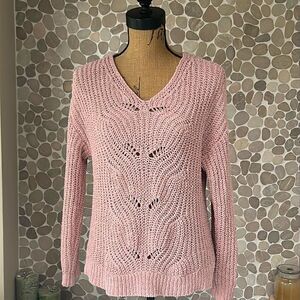 Light pink V-neck sweater – size medium